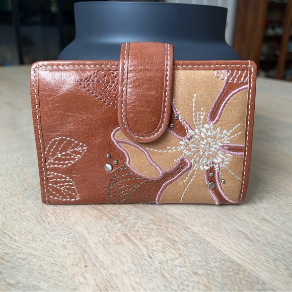 FOSSIL leather wallet sample, Never Used, flower floral womens tab wallet - Picture 1 of 5